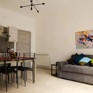 Chez Moi , Syracuse Italia